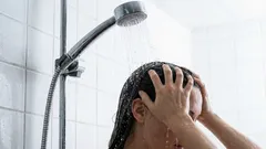 Varför avstår allt fler från att duscha? Experten svarar på frågan om det är nyttigt